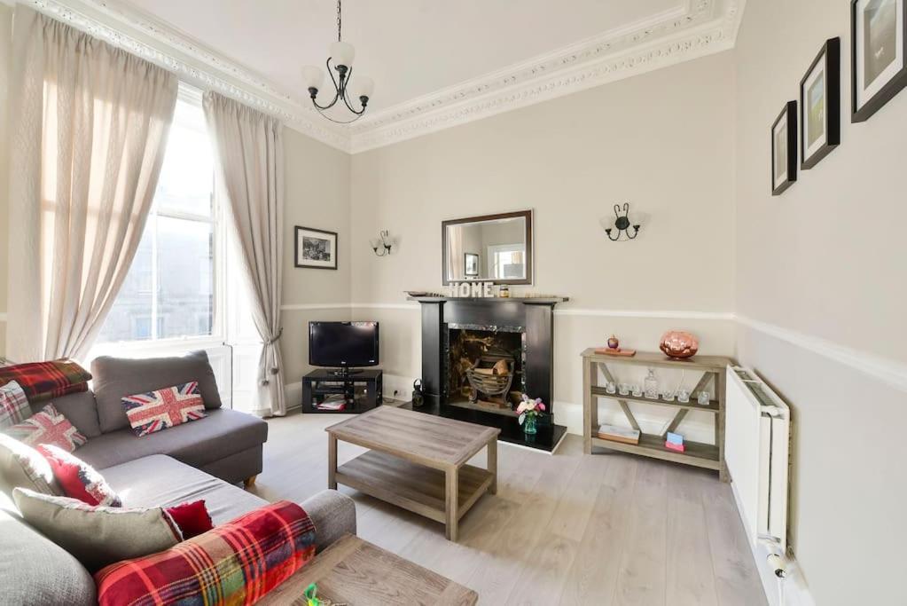 George IV Bridge - Superbly Located 3 Bedroom! Эдинбург Экстерьер фото