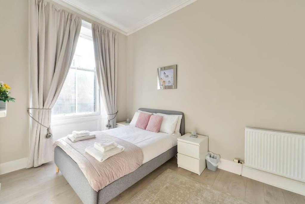 George IV Bridge - Superbly Located 3 Bedroom! Эдинбург Экстерьер фото