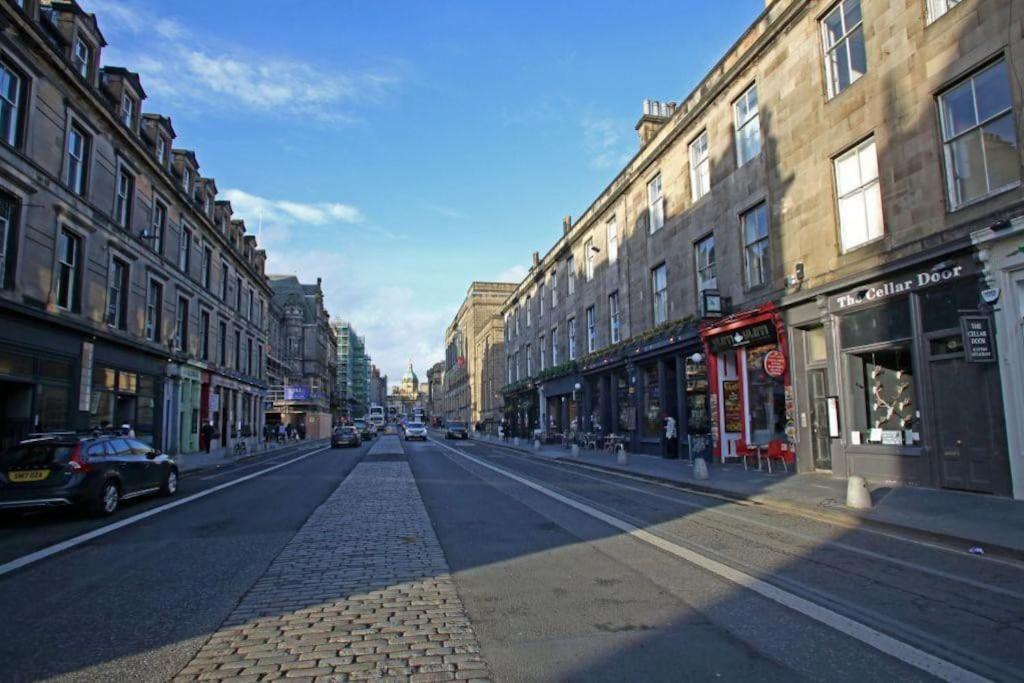 George IV Bridge - Superbly Located 3 Bedroom! Эдинбург Экстерьер фото