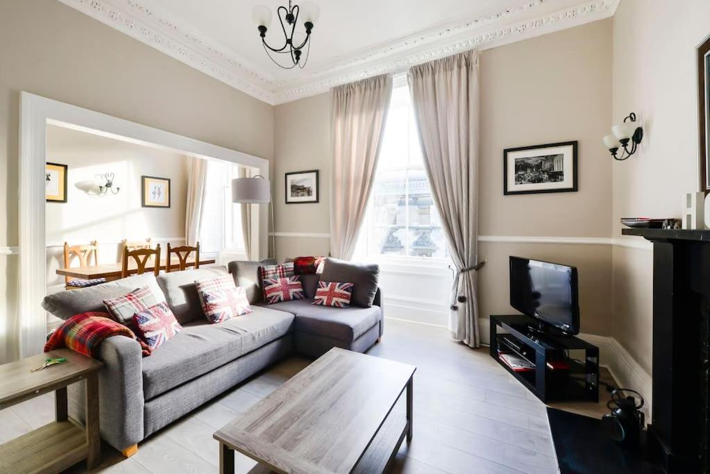 George IV Bridge - Superbly Located 3 Bedroom! Эдинбург Экстерьер фото
